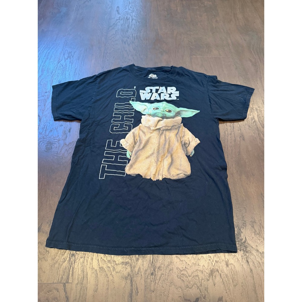 Star Wars The Child Graphic T-Shirt – Medium